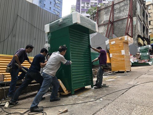 The six severely damaged stalls had been completed reconstructing by the end of October.